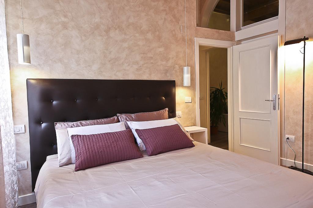 Apartments Florence - Giglio Santa Trinita Номер фото