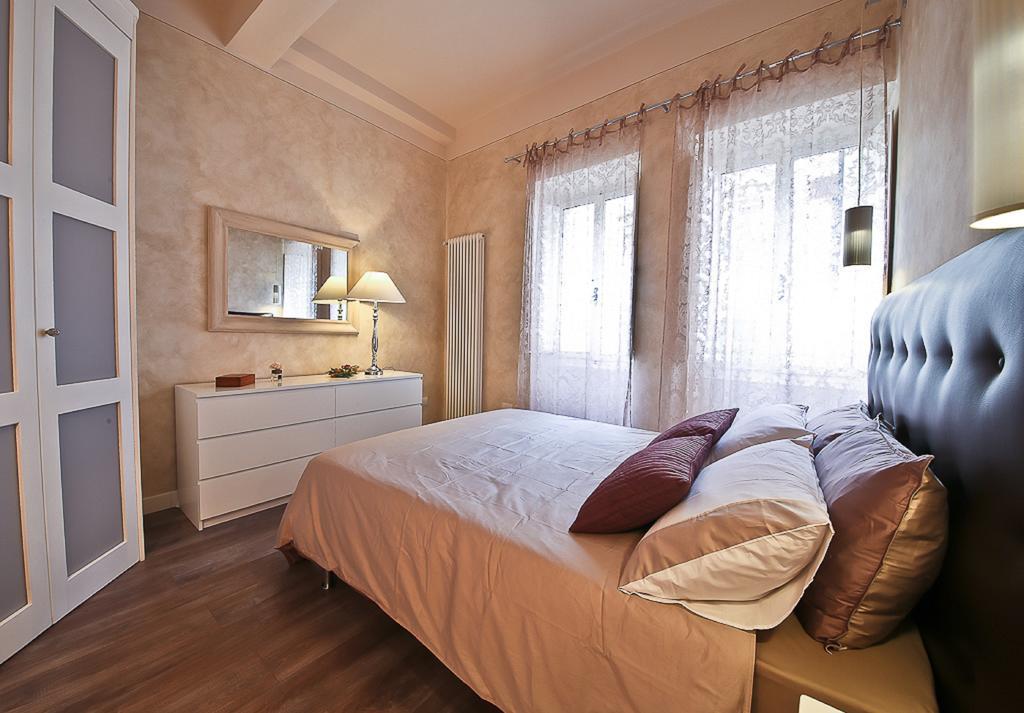 Apartments Florence - Giglio Santa Trinita Номер фото